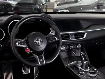 ALFA ROMEO Stelvio Quadrifoglio Q4 Pano H&K ACC