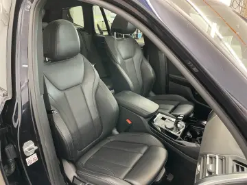 BMW X3 xDrive30e M Sportpaket AHK Panoramadach etc.