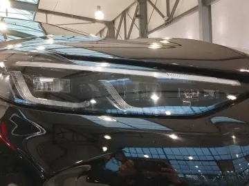 FORD KUGA 1.5 ST-LINE X PANO SHZ