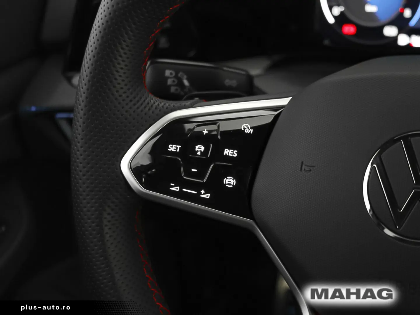 VW Golf VIII GTI 2.0 TSI LED  Navi HuD ParkPilot Re