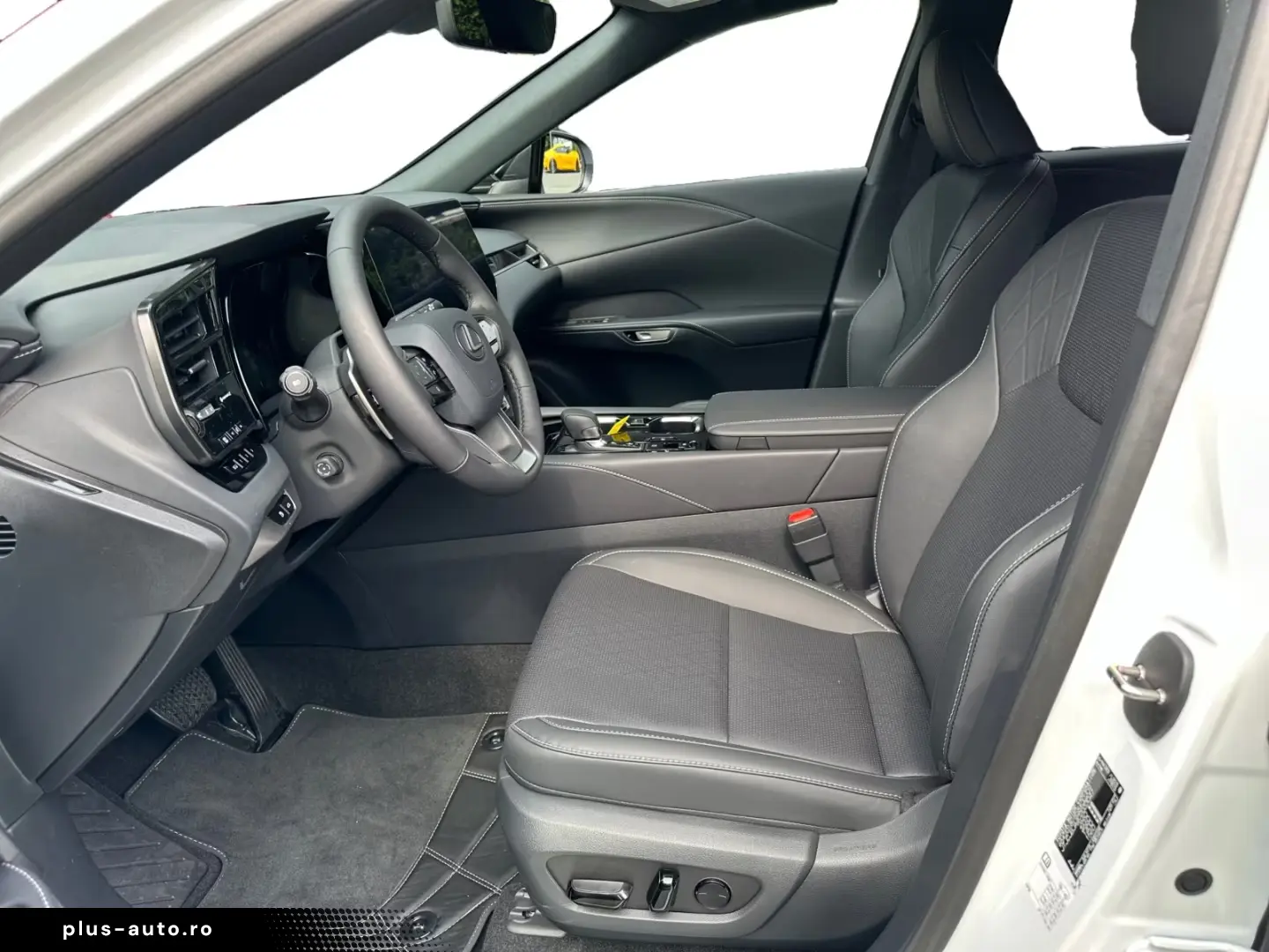 Lexus RX 450h   2.5 l E-CVT  4x4 Plug-in 5-Door F SPO