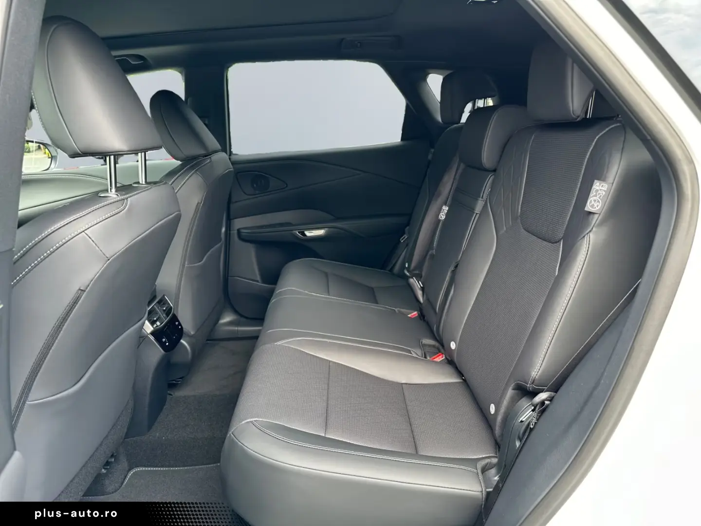 Lexus RX 450h   2.5 l E-CVT  4x4 Plug-in 5-Door F SPO