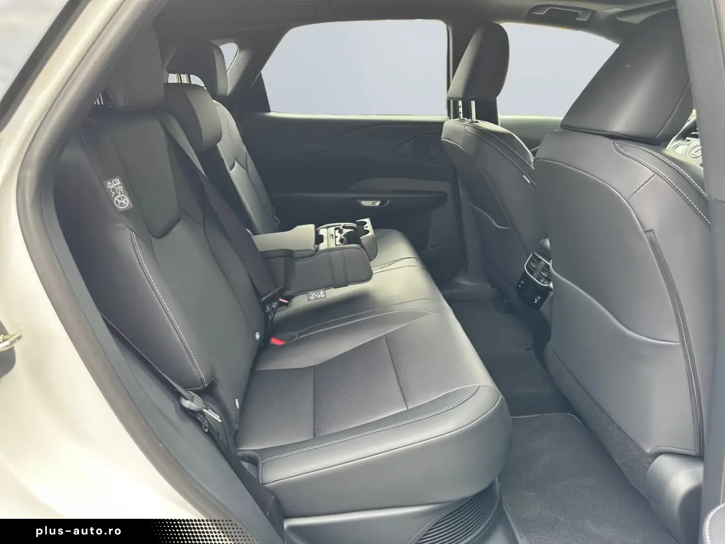 Lexus RX 450h   2.5 l E-CVT  4x4 Plug-in 5-Door F SPO
