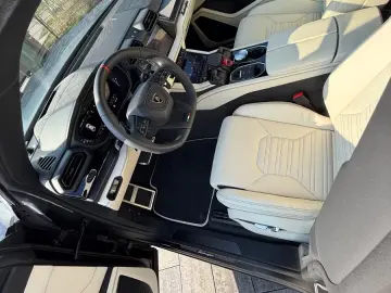 Lamborghini Urus 4.0 V8 PHEV SE