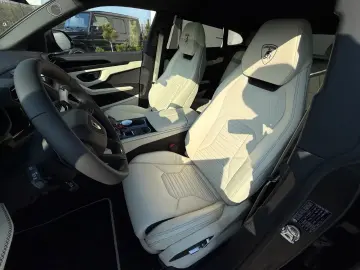 Lamborghini Urus 4.0 V8 PHEV SE
