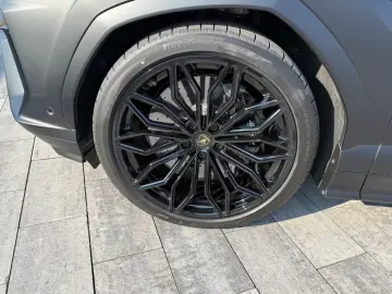 Lamborghini Urus 4.0 V8 PHEV SE