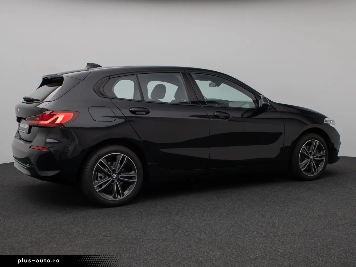 BMW 1 Series 2023 — imagine 9