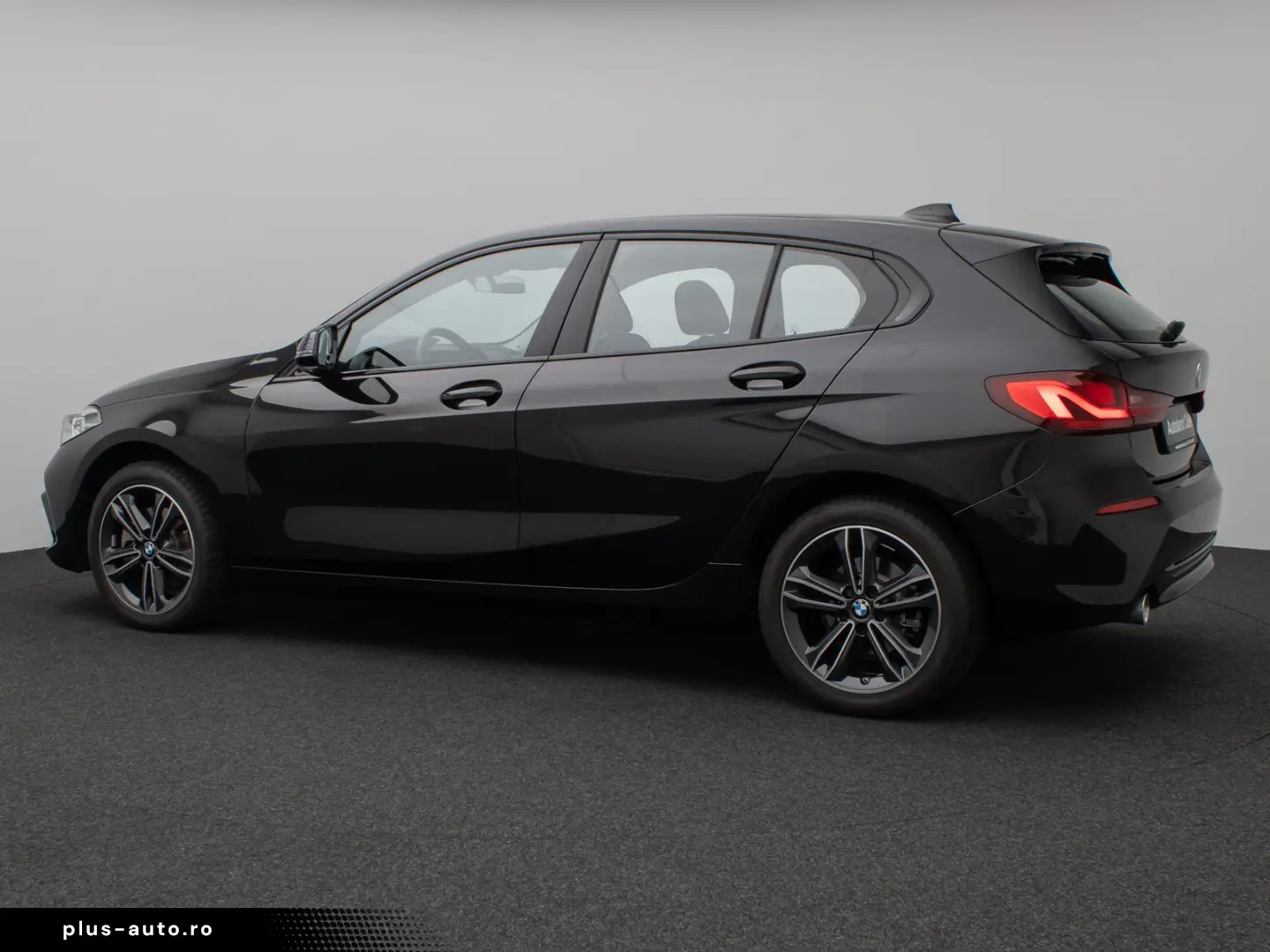 BMW 1 Series 2023 — imagine 6