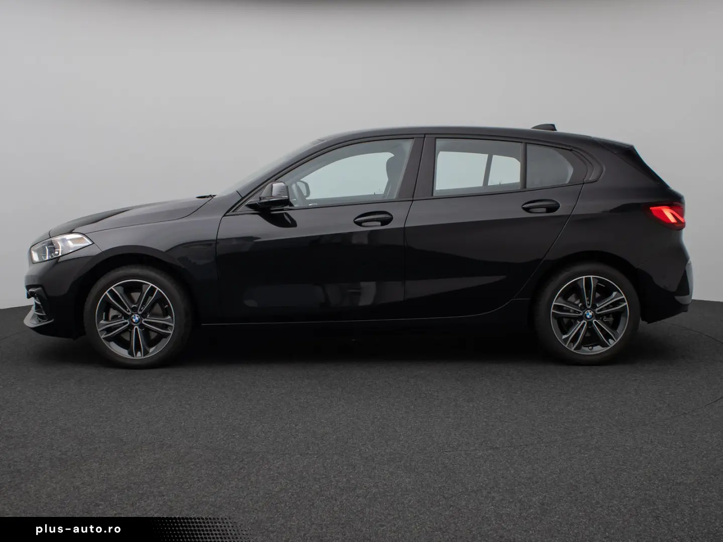 BMW 1 Series 2023 — imagine 10