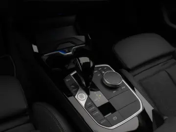 BMW 118i SportLine DAB CockPitPr PDC Lenkrhz Komfort