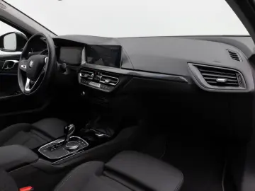 BMW 118i SportLine DAB CockPitPr PDC Lenkrhz Komfort