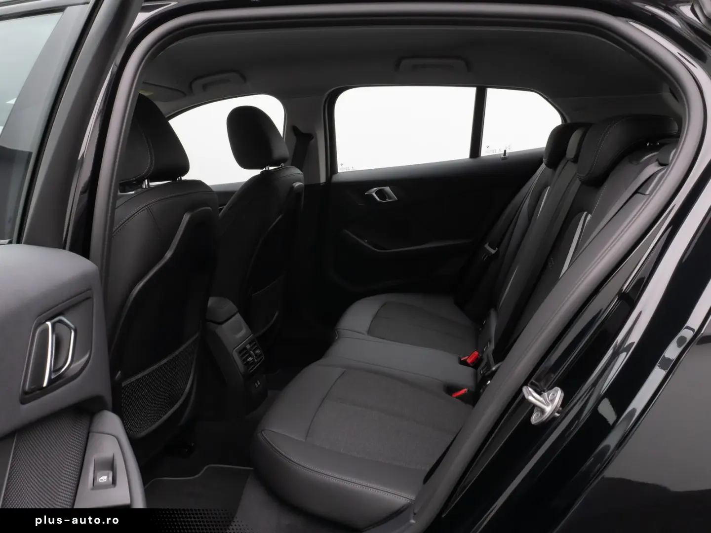 BMW 1 Series 2023 — imagine 27