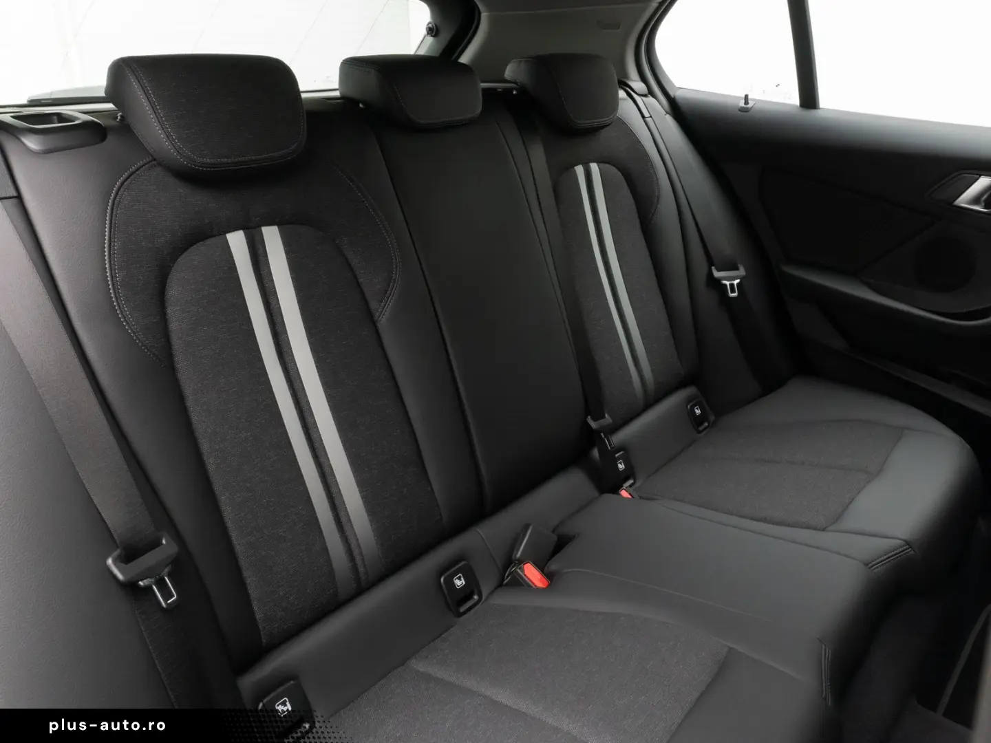 BMW 1 Series 2023 — imagine 26