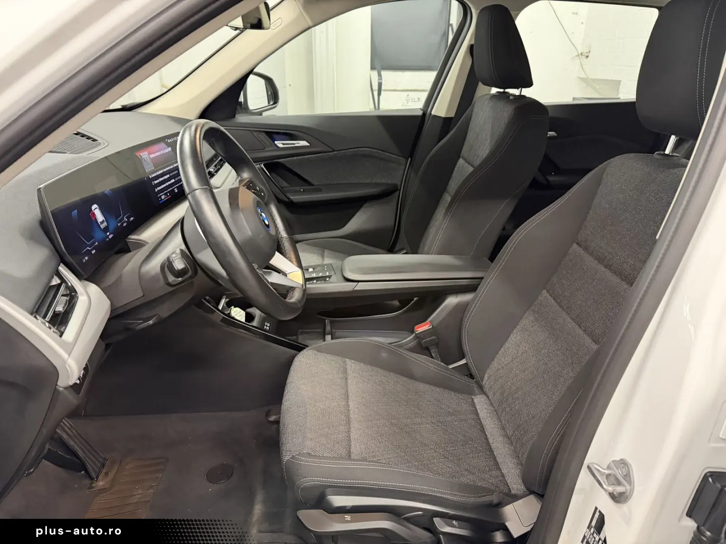 BMW iX1 xDrive30  Adaptiver LED   Fernlichtassist.