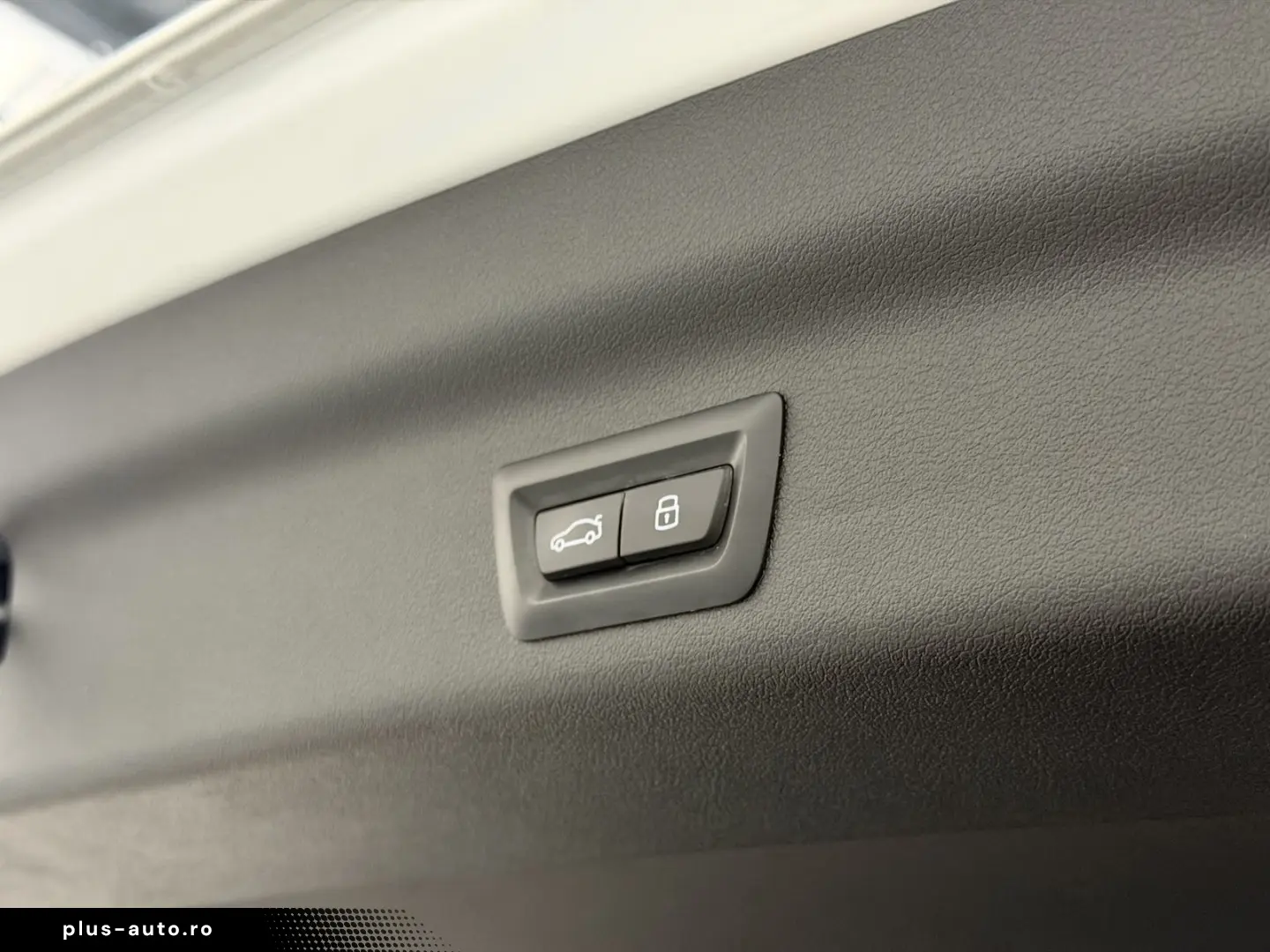 BMW iX1 xDrive30  Adaptiver LED   Fernlichtassist.