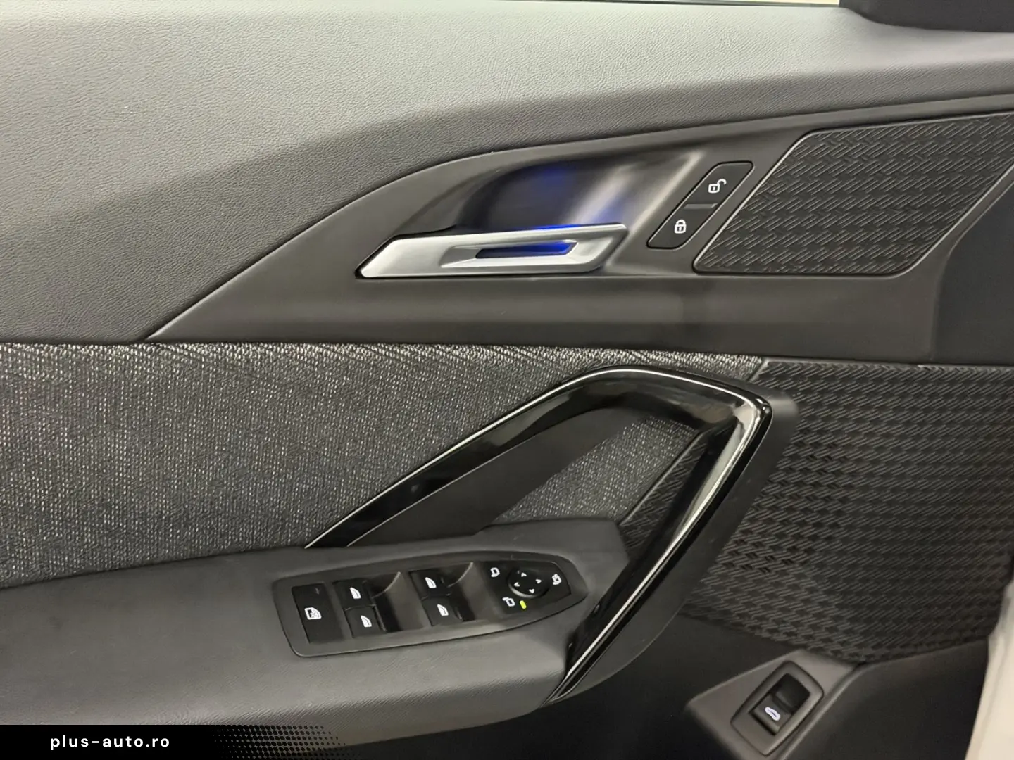 BMW iX1 xDrive30  Adaptiver LED   Fernlichtassist.
