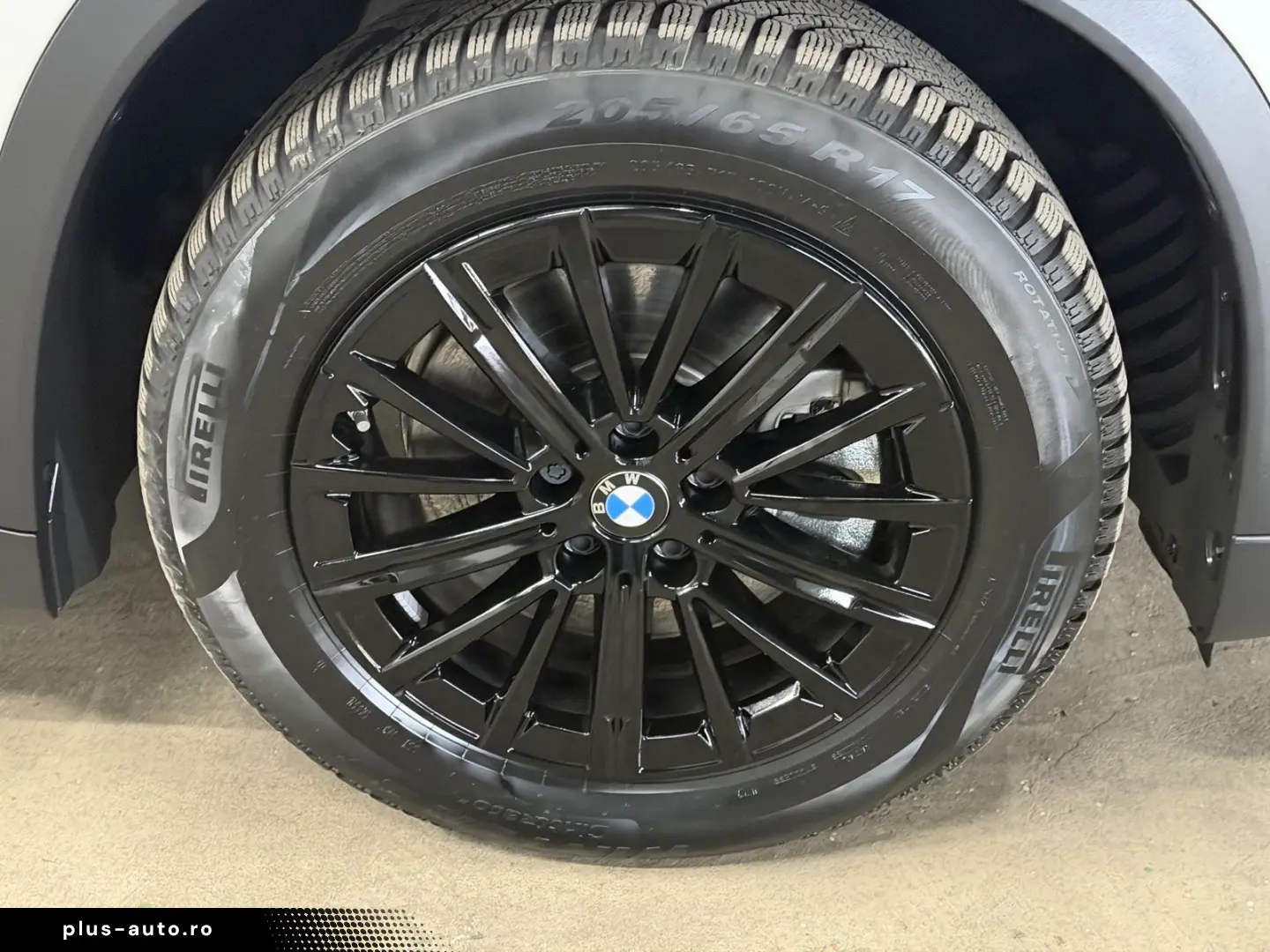 BMW iX1 xDrive30  Adaptiver LED   Fernlichtassist.