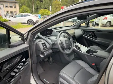 TOYOTA bZ4X AWD   Comfort   Technik Paket Panoramadach