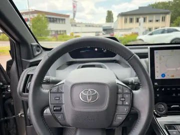 TOYOTA bZ4X AWD   Comfort   Technik Paket Panoramadach
