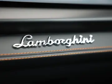 Lamborghini Urus 4.0 V8 PHEV SE 23 ZOLL PANO B&O MOD26