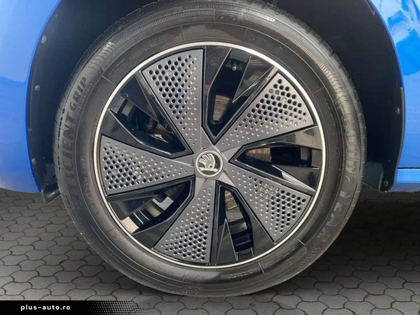 SKODA Kamiq 1.0 TSI Monte Carlo DSG AHK LED ACC Pano