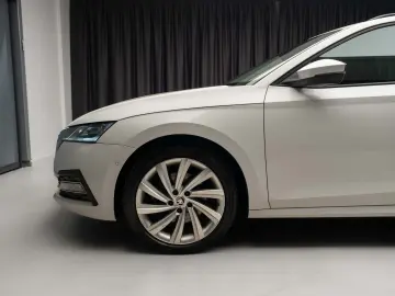 Skoda Octavia Style Kombi 4x4 200 CP