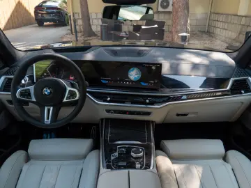 BMW X7 M60i EX.DRIVE.MASSAGE.SKY.SOFTCL.360 .AHK