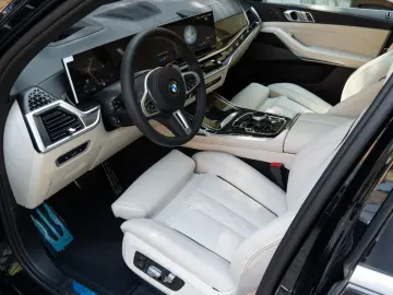 BMW X7 M60i EX.DRIVE.MASSAGE.SKY.SOFTCL.360 .AHK