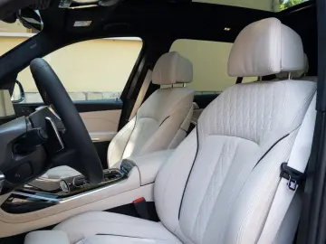 BMW X7 M60i EX.DRIVE.MASSAGE.SKY.SOFTCL.360 .AHK
