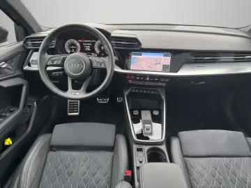 AUDI A3 Sportback 35 TFSI S-Line  PANO B&O MATRIX AHK