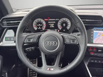 AUDI A3 Sportback 35 TFSI S-Line  PANO B&O MATRIX AHK