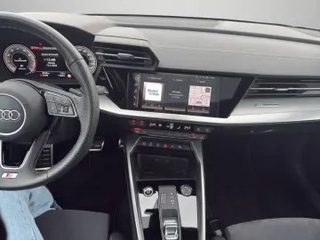 AUDI A3 Sportback 35 TFSI S-Line  PANO B&O MATRIX AHK