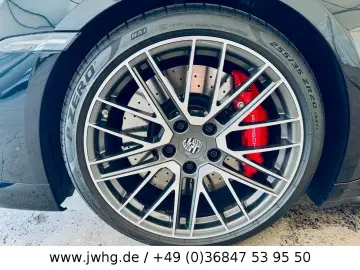 PORSCHE 911 Turbo Cabrio 1. HAND UNFALLFREI BOSE PASM