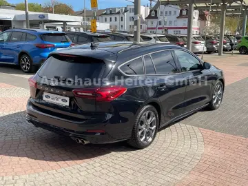 FORD Focus Automatik ST-Line X  155PS Head-Up ACC AHK