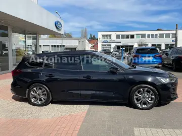 FORD Focus Automatik ST-Line X  155PS Head-Up ACC AHK