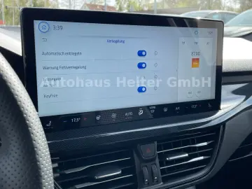 FORD Focus Automatik ST-Line X  155PS Head-Up ACC AHK