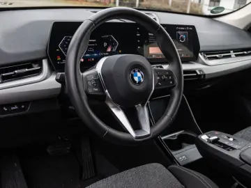 BMW X1 18i Navi DAB LED RFK Soundsystem Temp