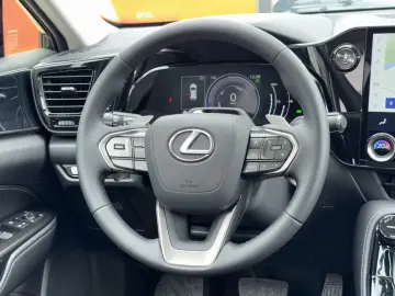 Lexus NX 450h  E-FOUR Business ACC Camera 20inch Navi