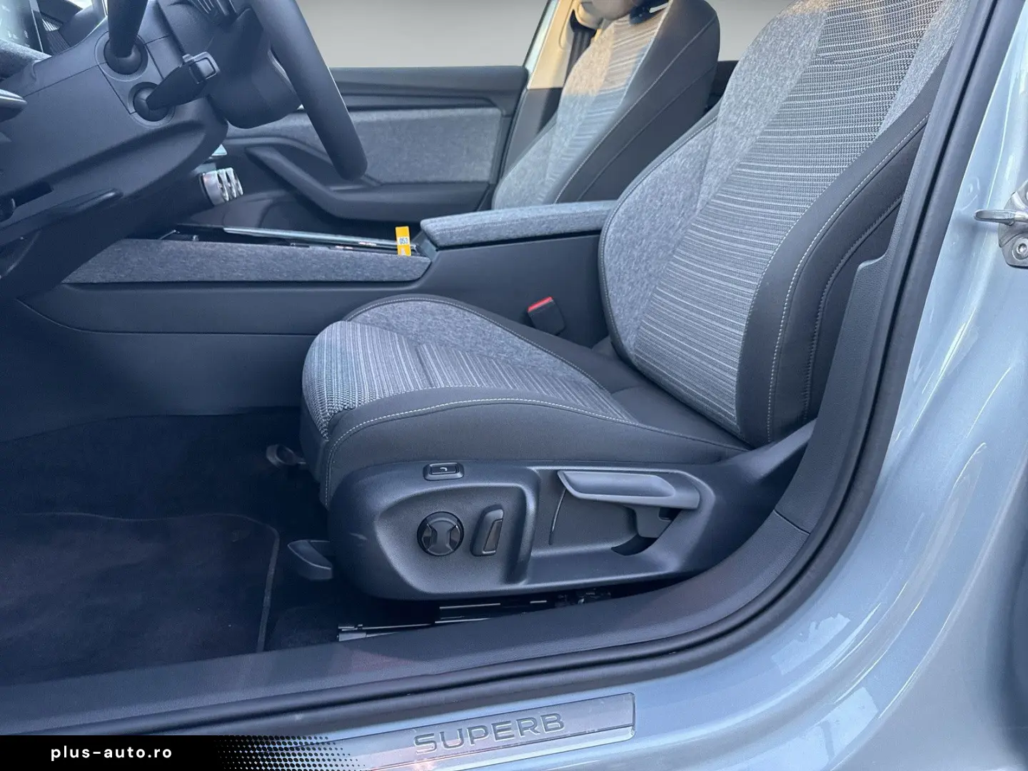 SKODA Combi 2.0 TSI 265PS AHK PANO Matrix Head up