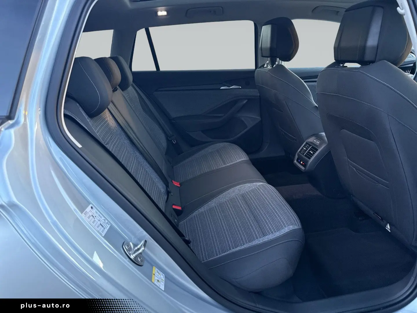 SKODA Combi 2.0 TSI 265PS AHK PANO Matrix Head up