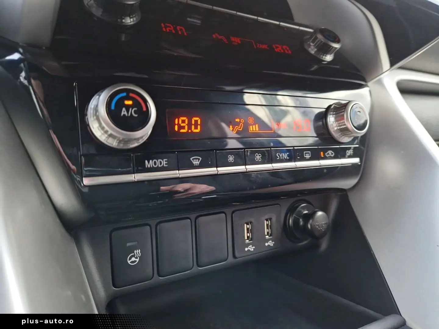 MITSUBISHI Eclipse Cross Plug-In Hybrid Select ACC LED Navi