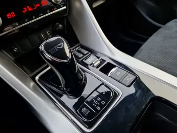 MITSUBISHI Eclipse Cross Plug-In Hybrid Select ACC LED Navi