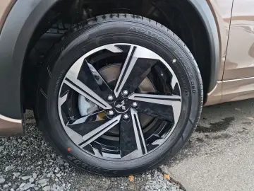 MITSUBISHI Eclipse Cross Plug-In Hybrid Select Navi LED ACC