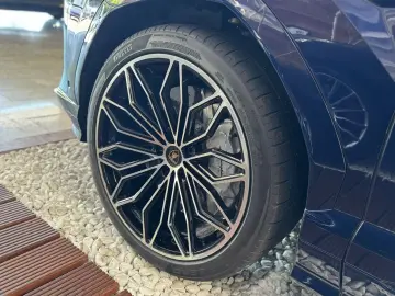 Lamborghini Urus 4.0 V8 PHEV SE 2026