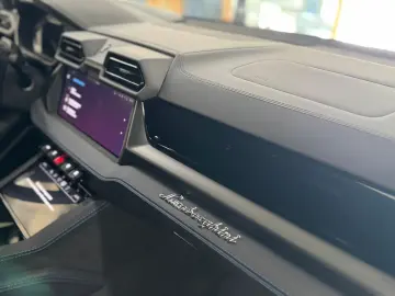 Lamborghini Urus 4.0 V8 PHEV SE 2026