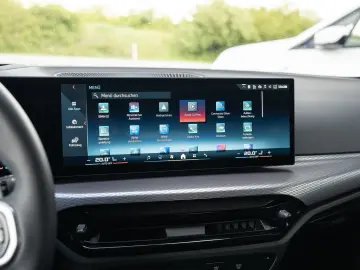 BMW M340i xDrive Touring. Harman Kardon.Innovation