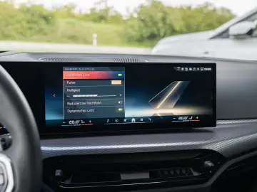 BMW M340i xDrive Touring. Harman Kardon.Innovation
