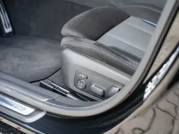 BMW M340i xDrive Touring. Harman Kardon.Innovation