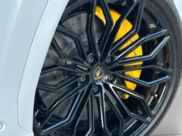 Lamborghini Urus URUS 4.0 SE MY2026 B&O PANO