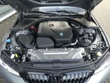 BMW 330 i Tour M Sportpaket Standhzg.el.Sitze Harm.K